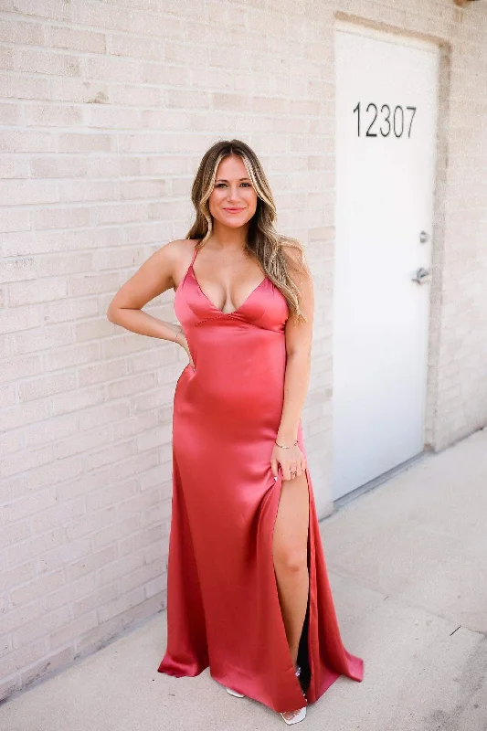 Women's Effortless Casual Outfit Chic And Edgy One Night Out Open Back Plunging Maxi Dress - Coral Women's Effortless Casual Outfit Chic And Edgy One Night Out Open Back Plunging Maxi Dress - Coral