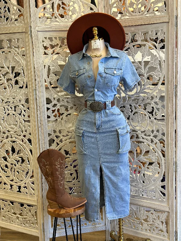 Women's Contemporary Apparel Trend Setting Wardrobe Denim Short Sleeve Collard Midi Dress- Stretchy, Estira Women's Contemporary Apparel Trend Setting Wardrobe Denim Short Sleeve Collard Midi Dress- Stretchy, Estira