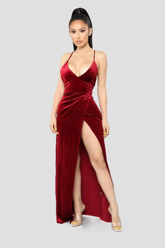 Women's Vintage Clothes Fashion Forward Outfits Angelique Velvet Maxi Dress - Dark Burgundy