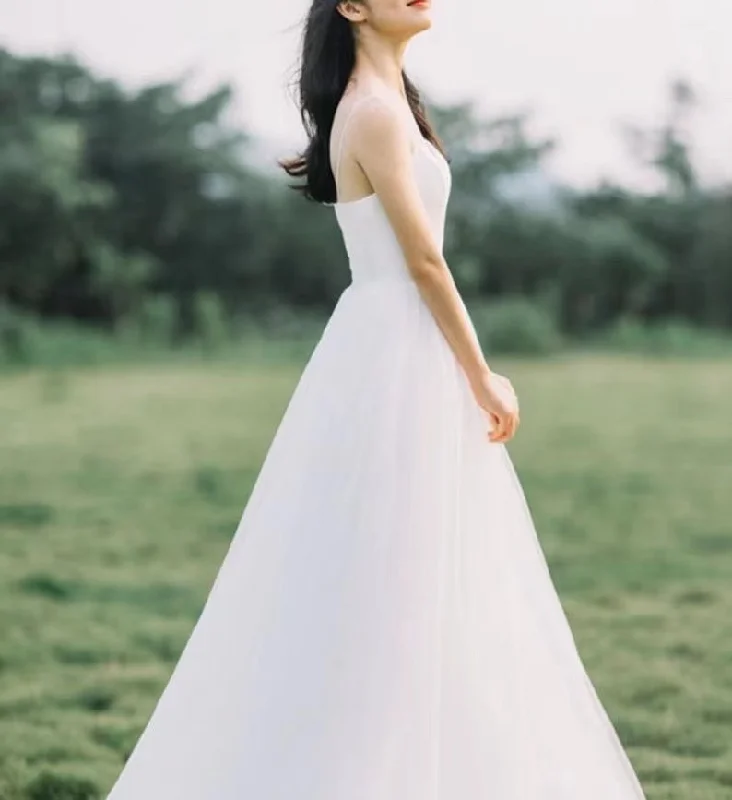 Women's Sporty Clothes Trendy Urban Attire Simple light wedding dress, fairy bridal dress, spaghetti strap wedding dress Women's Sporty Clothes Trendy Urban Attire Simple light wedding dress, fairy bridal dress, spaghetti strap wedding dress