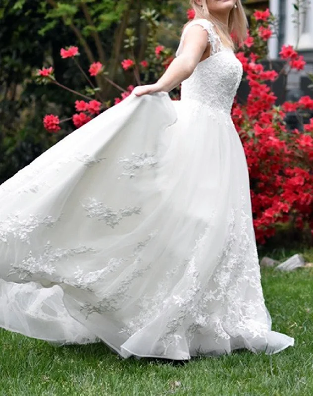 Women's Plus-Size Apparel Style Versatile Women's Collection Women A-Line Appliques Wedding Dresses Long V-Neck Lace Bridal Gowns YWD193