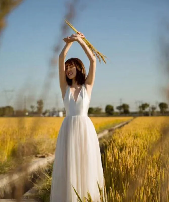 Women's Professional Apparel Versatile Style Wardrobe v-neck wedding dress, light bridal dress,outdoor wedding dress