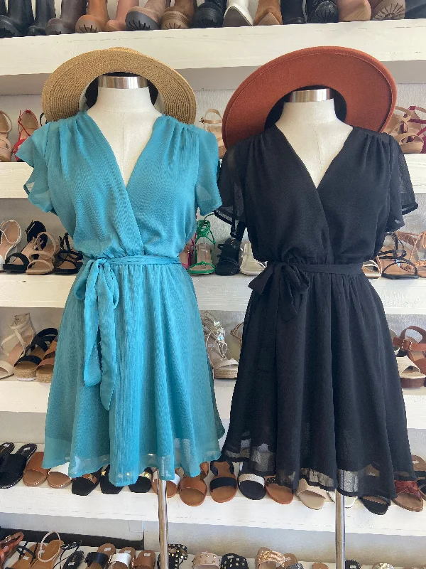 Women's Travel Garments Big Discounts Cross front midi dress