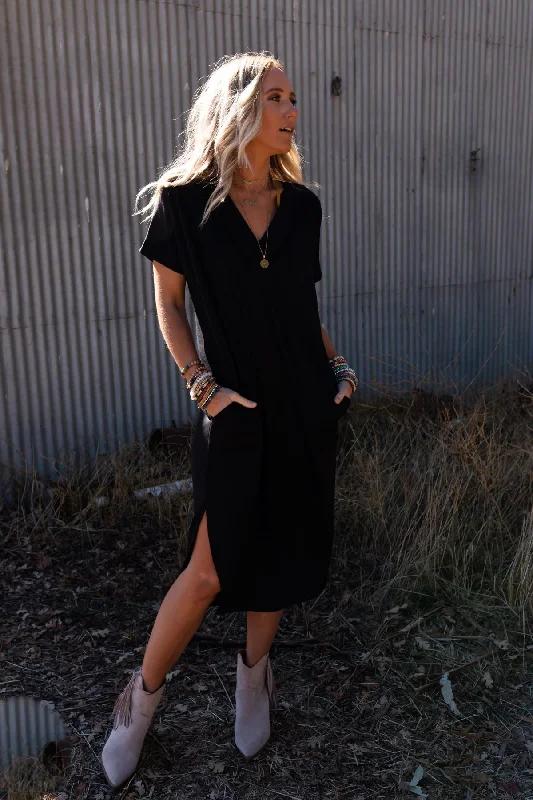 Women's Seasonal Wardrobe Clothing Wardrobe Update The Nest On The Go Round Hem Pocketed Midi Dress - Black