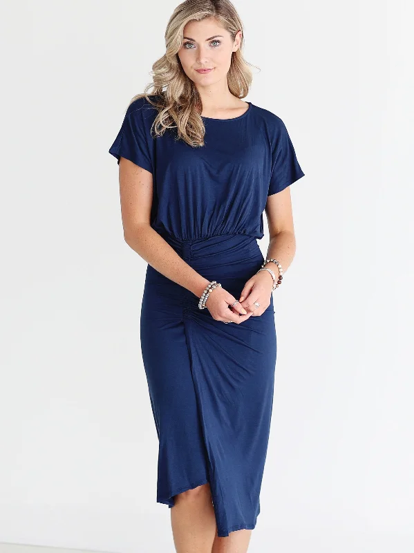 Women's Plus-Size Outfit Seasonal Trends Navy DLMN Ruched Side Midi Dress