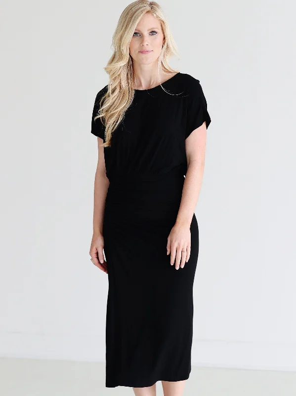 Women's Formal Event Outfit Trend Alert Black DLMN Ruched Side Midi Dress
