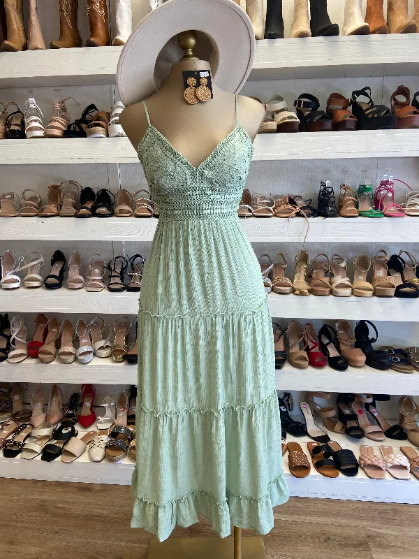 Women's Stylish Vacation Attire Top Deals Light Green Lace Midi Dress