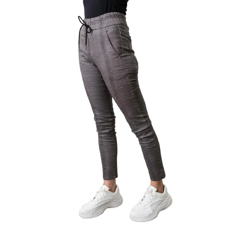 Women's Vacation Outfit Trendy Styles Shely Ankle Pant In Grey Snake