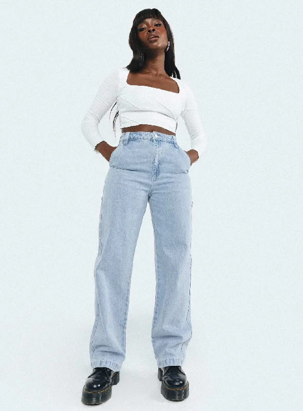 Women's Trendy Casual Clothes Comfortable Chic Abrand Carrie Carpenter Breakaway Light Wash Denim
