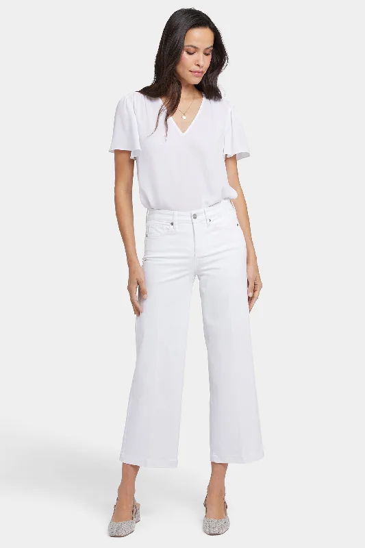 Women's Layered Outfit Fashion Forward Femininity Teresa Wide Leg Ankle Jeans In Petite - Optic White Women's Layered Outfit Fashion Forward Femininity Teresa Wide Leg Ankle Jeans In Petite - Optic White