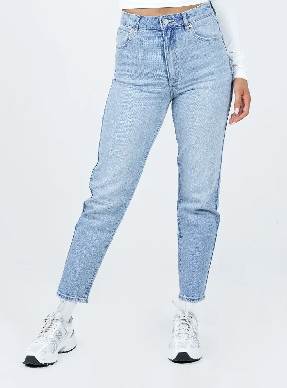 Luxury Women's Clothing Effortless Everyday Wear Abrand 94 High Slim Madelyn Light Wash Denim Luxury Women's Clothing Effortless Everyday Wear Abrand 94 High Slim Madelyn Light Wash Denim
