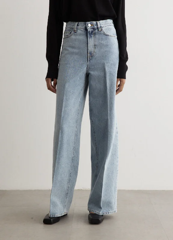 Women's Resort Attire Elegant Style Wide Leg Denim Jeans 32"