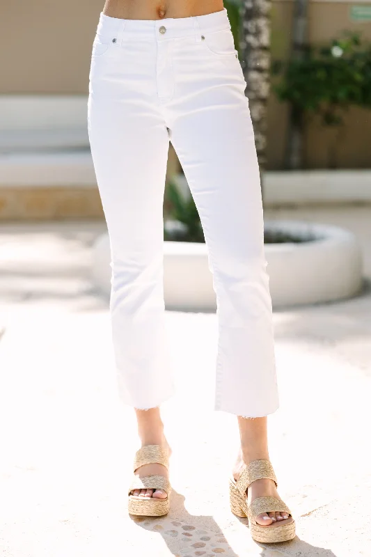 Women's Casual Outfit Trendy Urban Attire Feeling Your Best White Straight Leg Jeans Women's Casual Outfit Trendy Urban Attire Feeling Your Best White Straight Leg Jeans