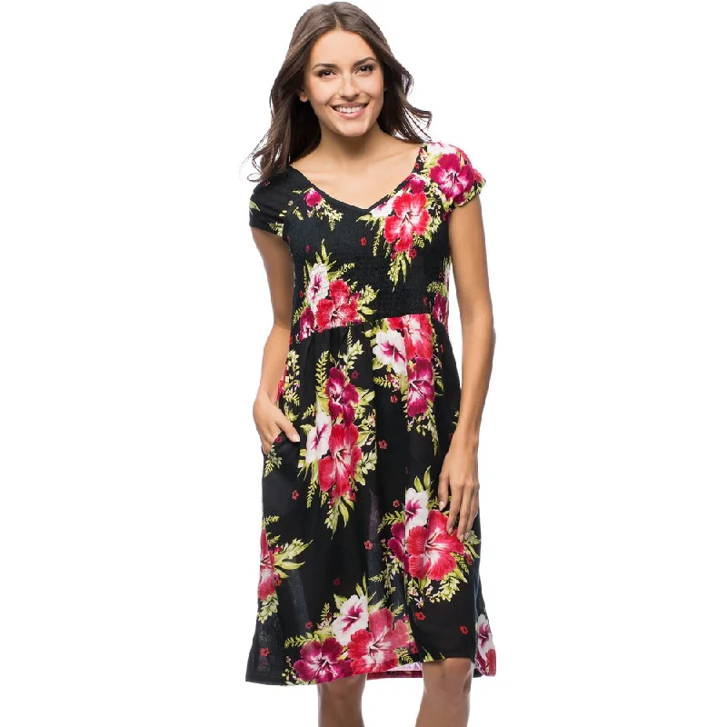 Chic Clothing For Women Discover Promotions La Cera Women's Smocked-Bodice Sleeveless Floral Sundress