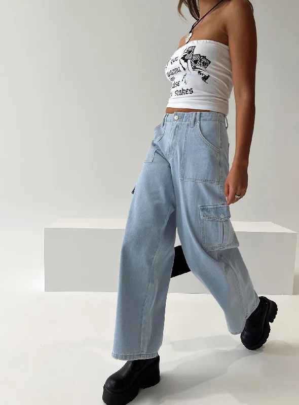Women's Vacation Outfit Graceful Movement Adrianne Wide Leg Cargo Jeans Light Wash Denim Women's Vacation Outfit Graceful Movement Adrianne Wide Leg Cargo Jeans Light Wash Denim