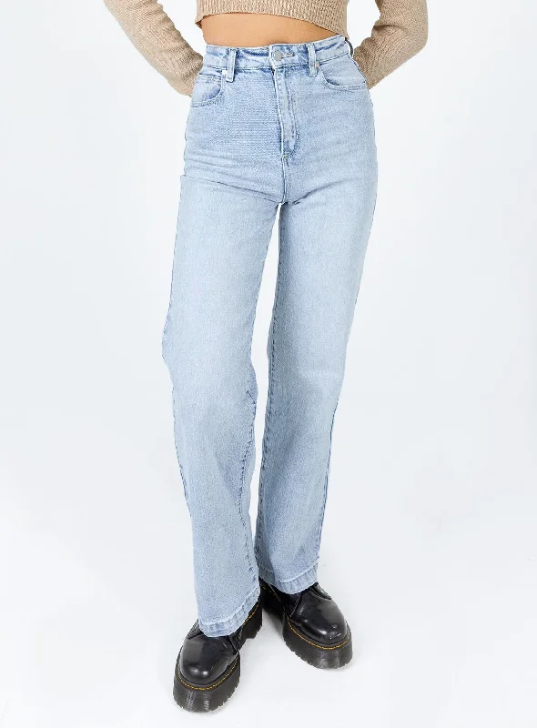Women's Outfit For The Office Runway Inspired Wear Abrand 94 High & Wide Evie Light Vintage Indigo Women's Outfit For The Office Runway Inspired Wear Abrand 94 High & Wide Evie Light Vintage Indigo
