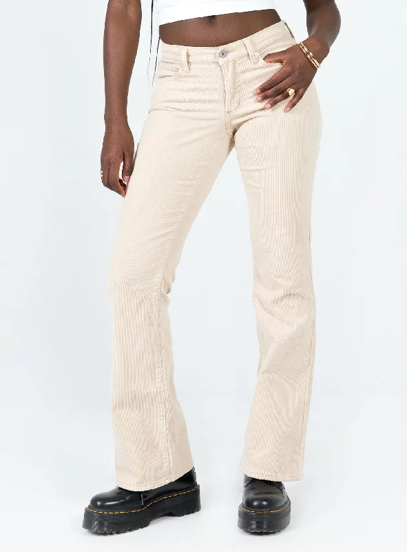 Chic Women's Outfit Trend Driven Wardrobe Abrand 99 Low Boot Latte Cord
